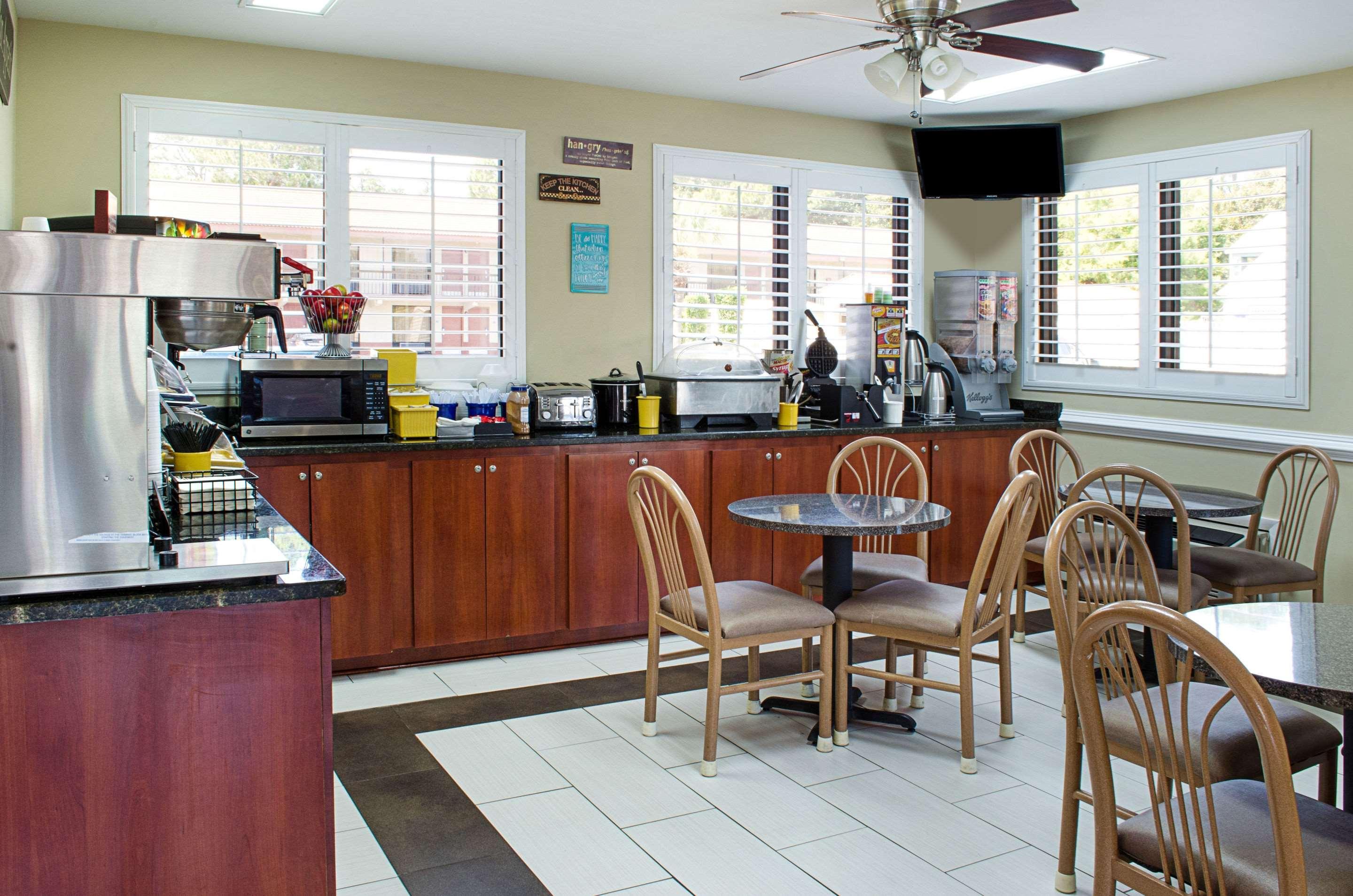 Rodeway Inn Panama City Bagian luar foto